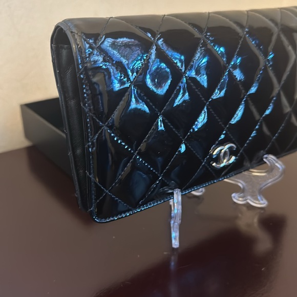 Chanel black wallet. VGUC! - Picture 2 of 8